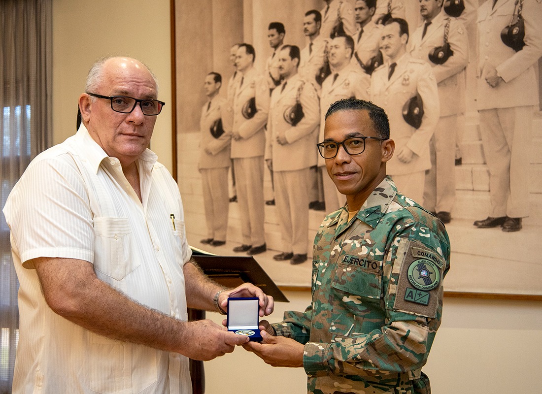 La AMBC recibió la visita del Agregado Militar de Panamá