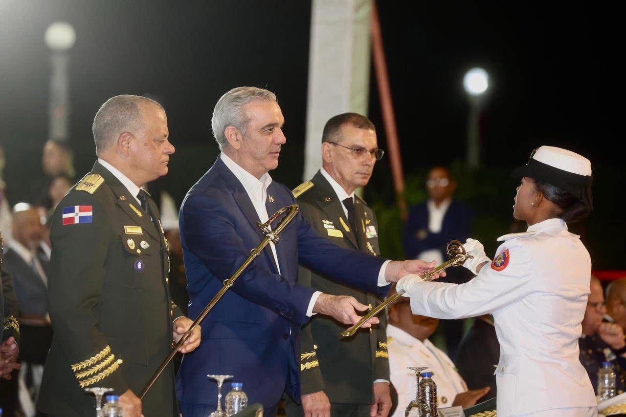 Forjamos líderes con honor y disciplina