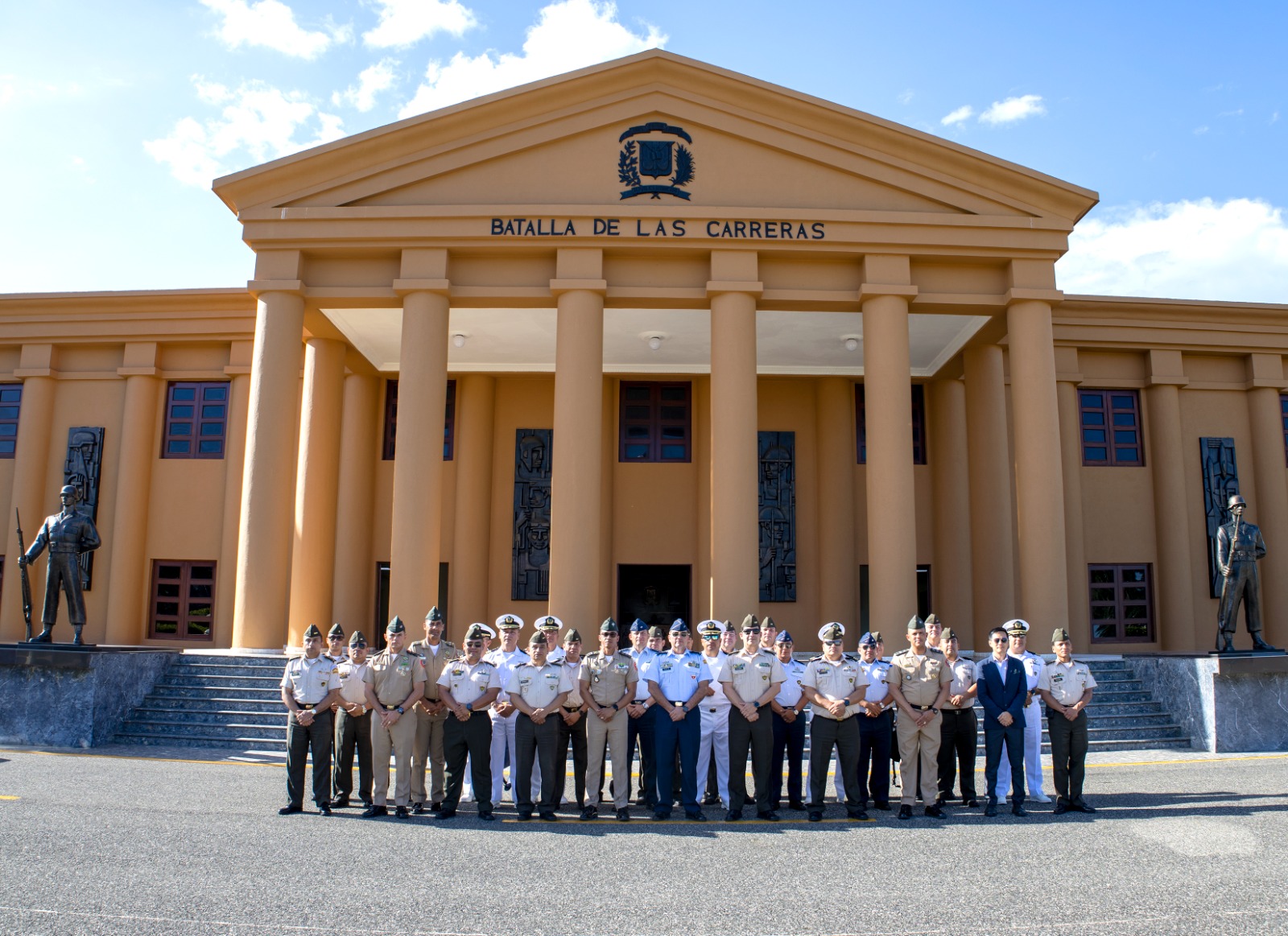 Academia Militar “Batalla de Las Carreras” recibe delegación del Curso Superior de Guerra del Ejército de Guatemala