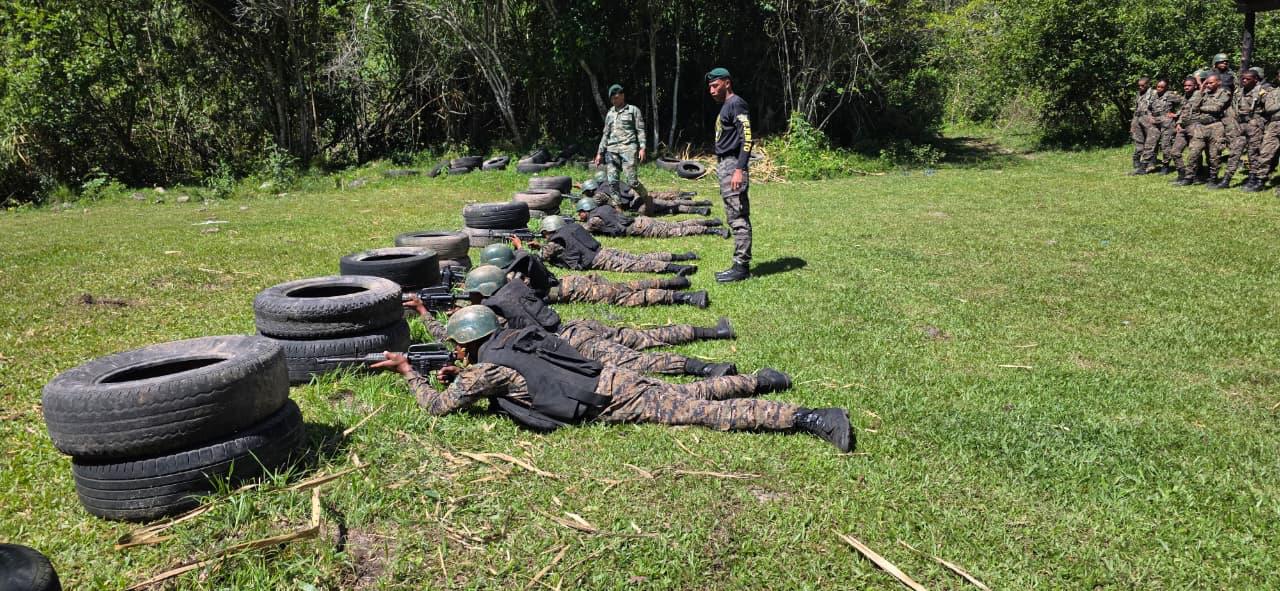 Los cadetes de 3er. y 2do. año de la Academia Militar “Batalla de Las Carreras”, ERD.,  realizaron el ejercicio de fin del primer semestre en las instalaciones del 6to. Batallón de Cazadores, ERD.