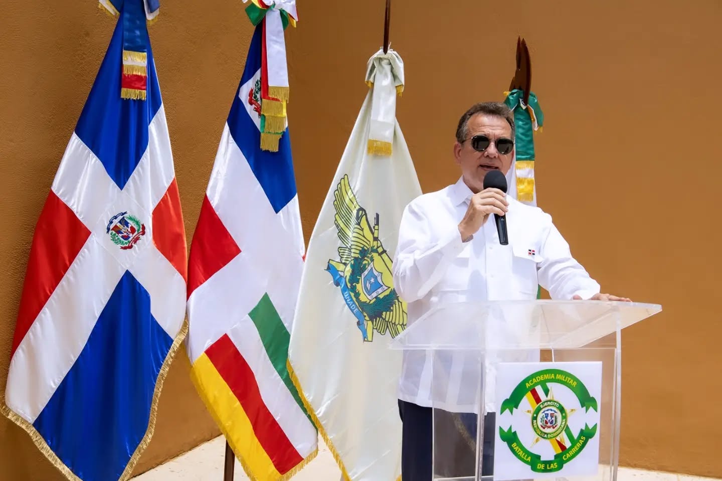 La Academia Militar “Batalla de Las Carreras”, ERD., Facultad de Ciencias Militares de la Universidad Nacional para la Defensa (UNADE), recibió la distinguida visita del Ministro de Vivienda y Edificaciones de la República Dominicana, Sr. Víctor Ito Bison